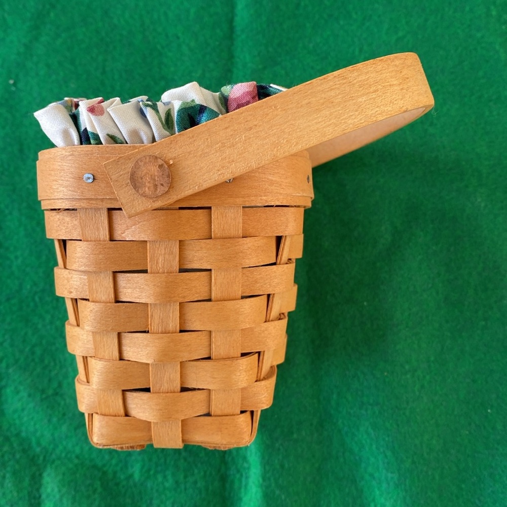 Longaberger Basket  1997 - Handwoven Basket Vintage 1997 - Picture 3 of 11
